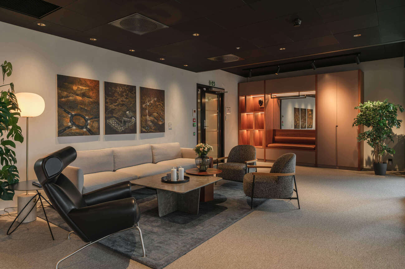 project-cover-finance-office